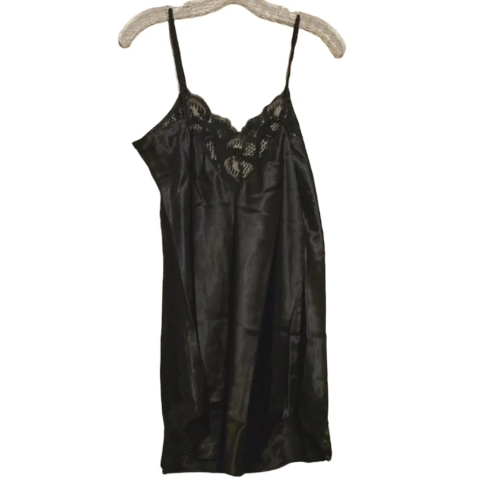 Delicates | Vintage Black Nylon Lace Chemise or Slip (Size Medium)